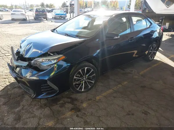 5YFBURHE8JP748472 2018 TOYOTA COROLLA - Image 2