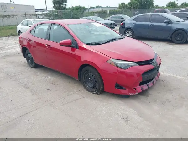 5YFBURHE8JP750738 2018 TOYOTA COROLLA - Image 1