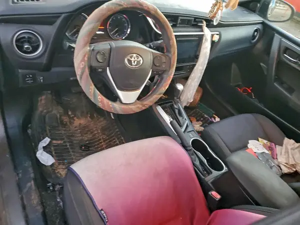 5YFBURHE8JP752702 2018 TOYOTA COROLLA - Image 8