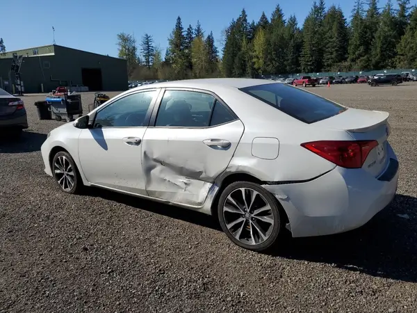5YFBURHE8JP753526 2018 TOYOTA COROLLA - Image 2