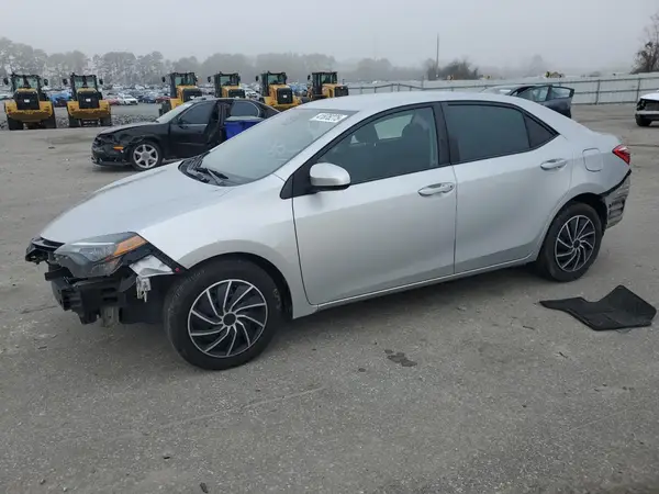 5YFBURHE8JP754224 2018 TOYOTA COROLLA - Image 1