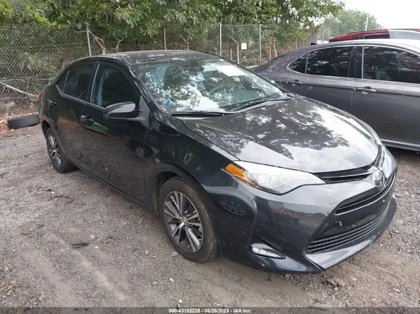 5YFBURHE8JP755177 2018 TOYOTA COROLLA - Image 1