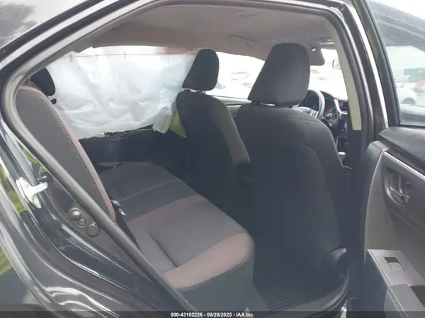 5YFBURHE8JP755177 2018 TOYOTA COROLLA - Image 8