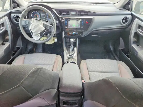 5YFBURHE8JP756250 2018 TOYOTA COROLLA - Image 8