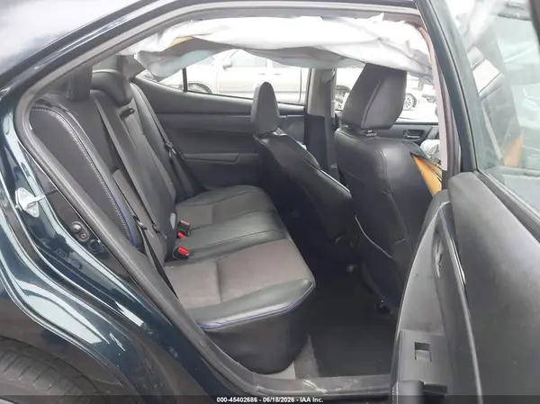 5YFBURHE8JP757334 2018 TOYOTA COROLLA - Image 8