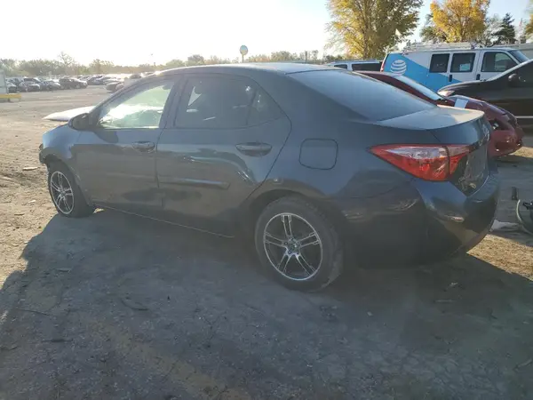 5YFBURHE8JP757415 2018 TOYOTA COROLLA - Image 2