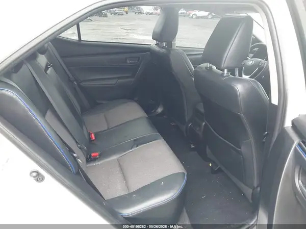 5YFBURHE8JP757611 2018 TOYOTA COROLLA - Image 8