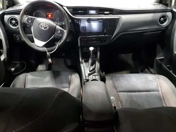 5YFBURHE8JP760637 2018 TOYOTA COROLLA - Image 8