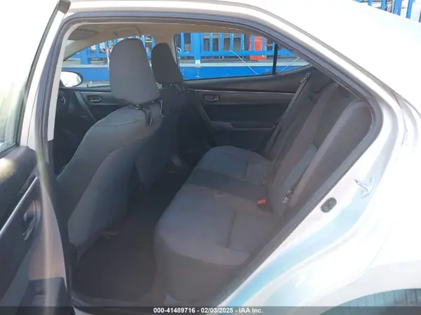 5YFBURHE8JP760881 2018 TOYOTA COROLLA - Image 8