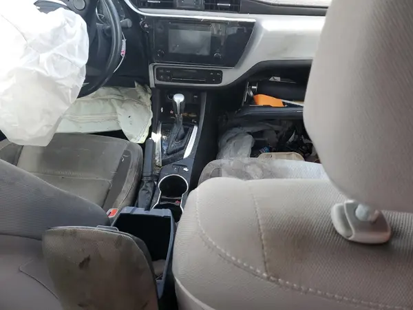 5YFBURHE8JP762422 2018 TOYOTA COROLLA - Image 8