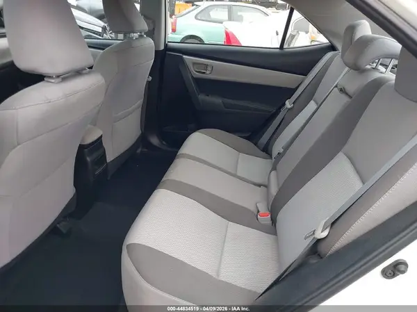 5YFBURHE8JP762436 2018 TOYOTA COROLLA - Image 8