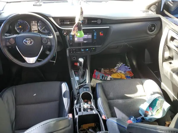 5YFBURHE8JP765563 2018 TOYOTA COROLLA - Image 8