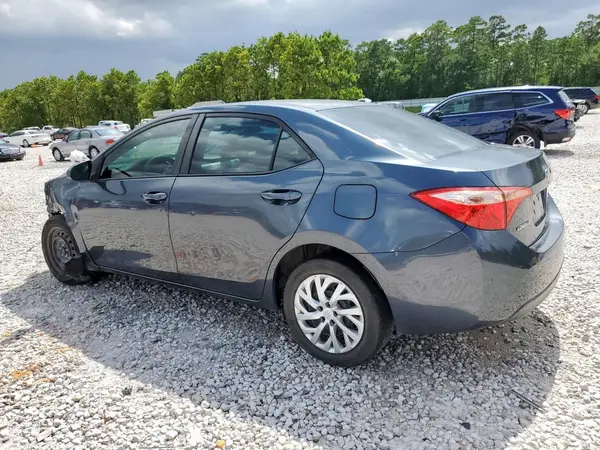 5YFBURHE8JP766163 2018 TOYOTA COROLLA - Image 2