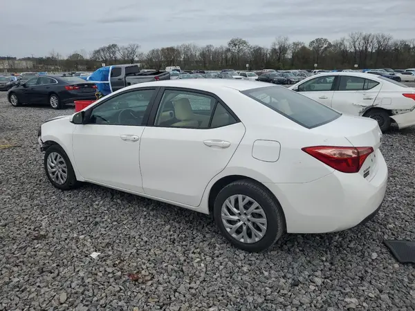 5YFBURHE8JP766325 2018 TOYOTA COROLLA - Image 2
