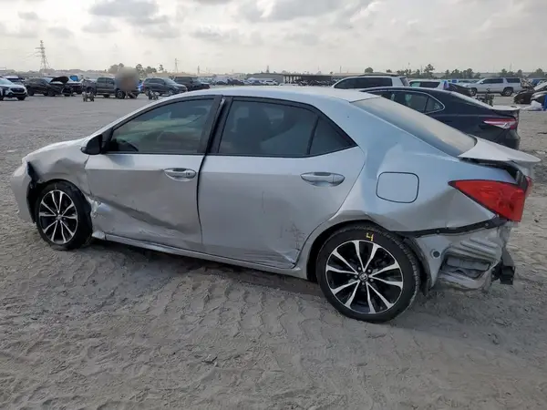 5YFBURHE8JP766339 2018 TOYOTA COROLLA - Image 2
