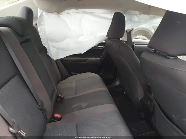 5YFBURHE8JP766826 2018 TOYOTA COROLLA - Image 8