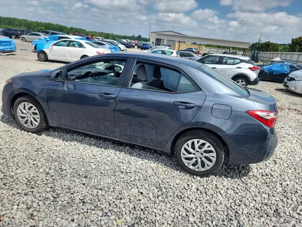 5YFBURHE8JP768026 2018 TOYOTA COROLLA - Image 2