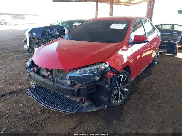 5YFBURHE8JP772173 2018 TOYOTA COROLLA - Image 2