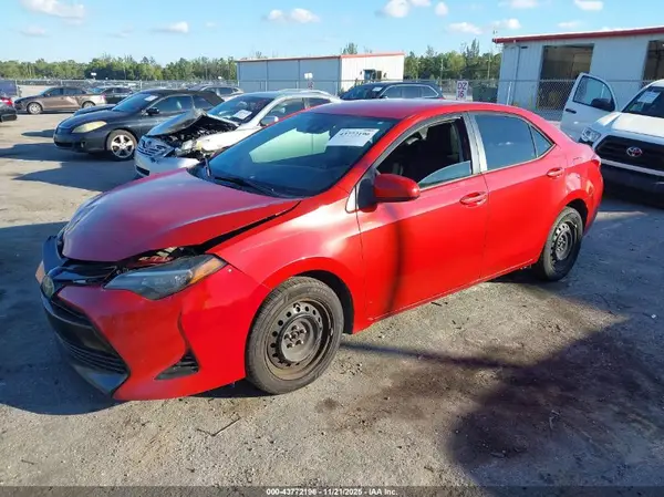 5YFBURHE8JP772805 2018 TOYOTA COROLLA - Image 2