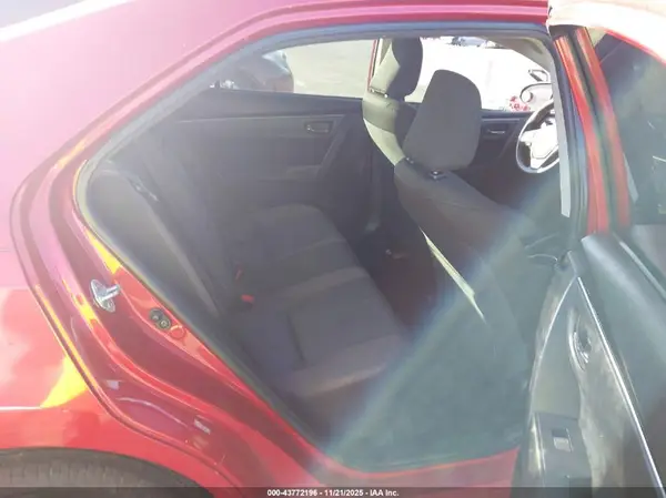5YFBURHE8JP772805 2018 TOYOTA COROLLA - Image 8