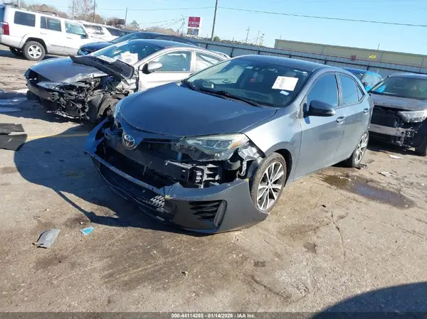 5YFBURHE8JP773081 2018 TOYOTA COROLLA - Image 2