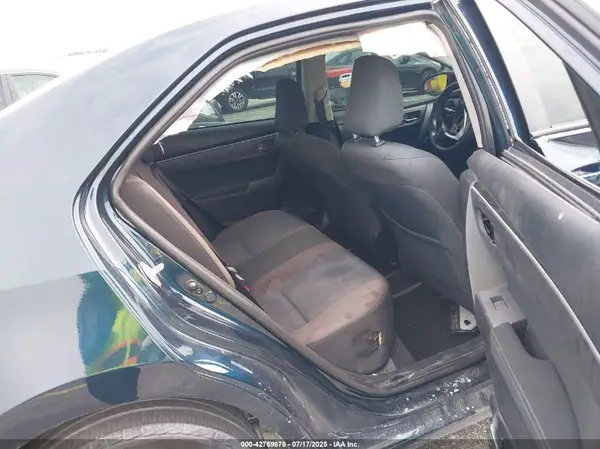 5YFBURHE8JP773856 2018 TOYOTA COROLLA - Image 8
