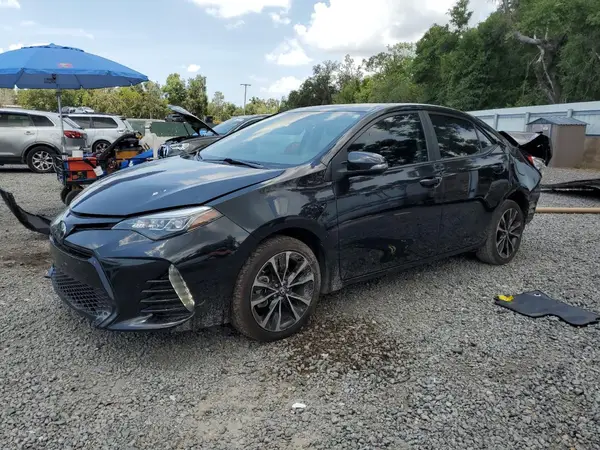 5YFBURHE8JP774666 2018 TOYOTA COROLLA - Image 1