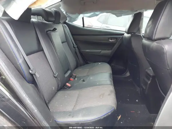 5YFBURHE8JP775574 2018 TOYOTA COROLLA - Image 8