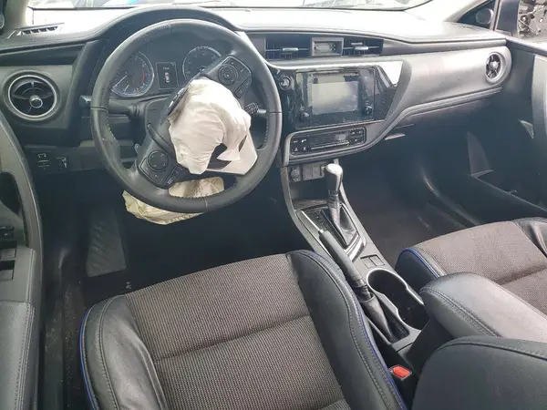 5YFBURHE8JP776711 2018 TOYOTA COROLLA - Image 8