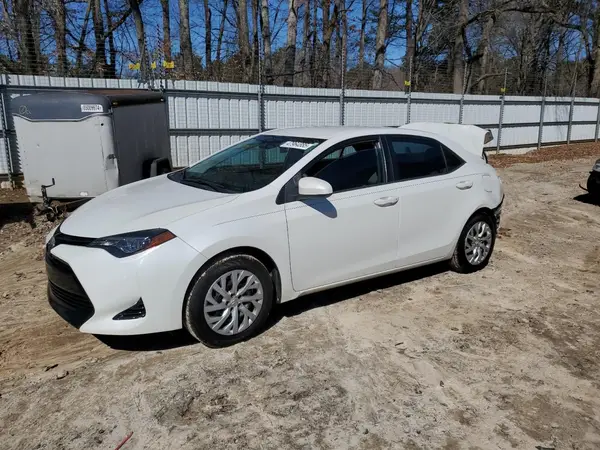 5YFBURHE8JP777745 2018 TOYOTA COROLLA - Image 1