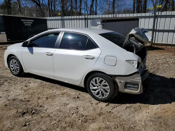 5YFBURHE8JP777745 2018 TOYOTA COROLLA - Image 2