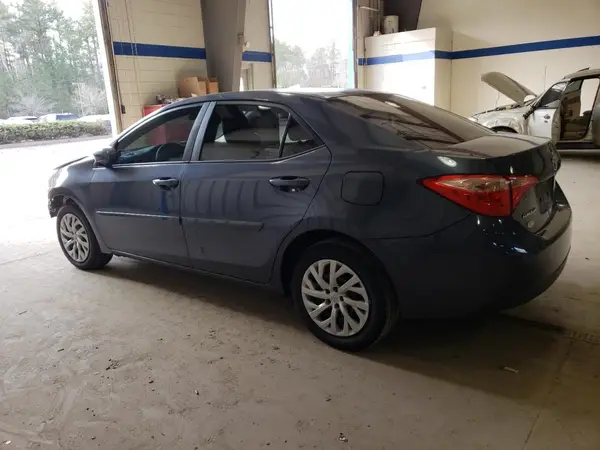 5YFBURHE8JP778720 2018 TOYOTA COROLLA - Image 2
