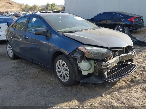 5YFBURHE8JP778846 2018 TOYOTA COROLLA - Image 1