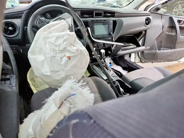 5YFBURHE8JP779625 2018 TOYOTA COROLLA - Image 8