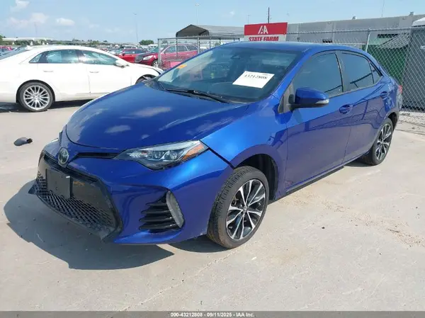 5YFBURHE8JP782072 2018 TOYOTA COROLLA - Image 2