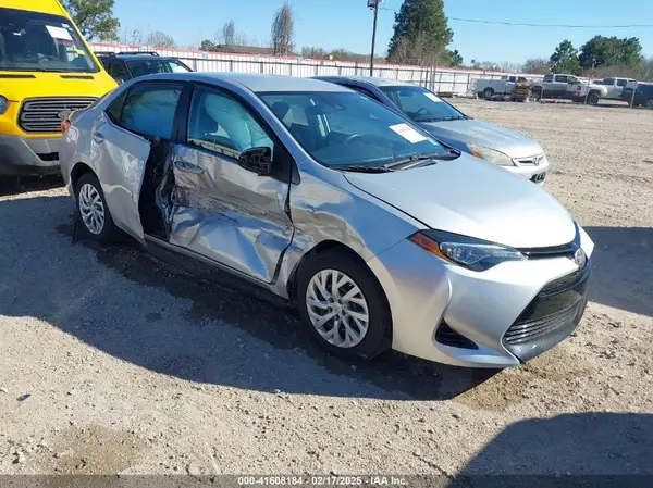 5YFBURHE8JP783366 2018 TOYOTA COROLLA - Image 1