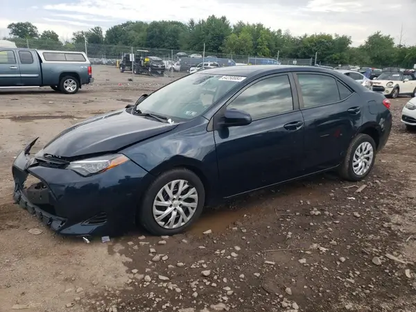 5YFBURHE8JP784341 2018 TOYOTA COROLLA - Image 1