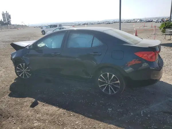 5YFBURHE8JP786770 2018 TOYOTA COROLLA - Image 2