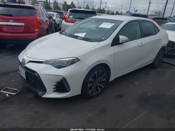 5YFBURHE8JP787045 2018 TOYOTA COROLLA - Image 2