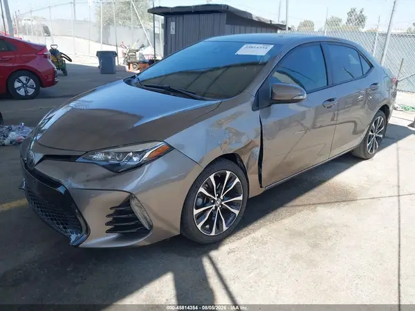 5YFBURHE8JP787370 2018 TOYOTA COROLLA - Image 2