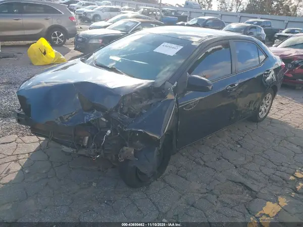 5YFBURHE8JP791323 2018 TOYOTA COROLLA - Image 2