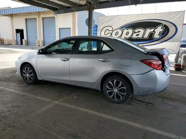 5YFBURHE8JP791810 2018 TOYOTA COROLLA - Image 2