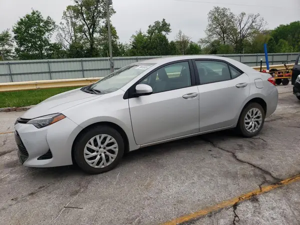 5YFBURHE8JP793394 2018 TOYOTA COROLLA - Image 1