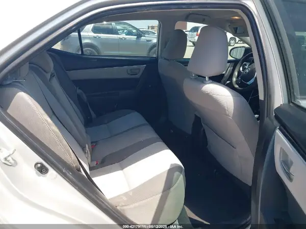 5YFBURHE8JP795047 2018 TOYOTA COROLLA - Image 8
