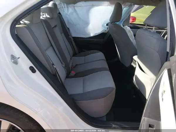 5YFBURHE8JP795646 2018 TOYOTA COROLLA - Image 8