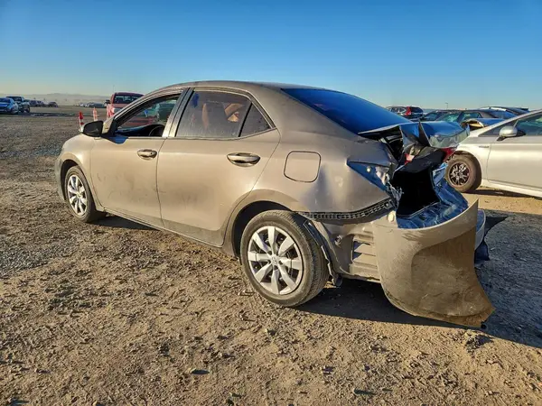 5YFBURHE8JP795727 2018 TOYOTA COROLLA - Image 2