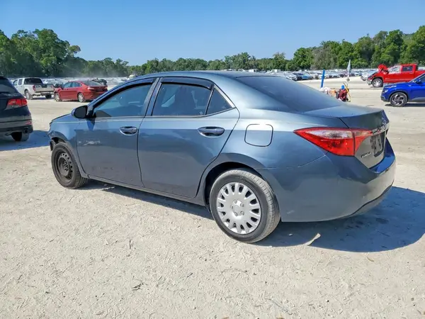 5YFBURHE8JP796862 2018 TOYOTA COROLLA - Image 2