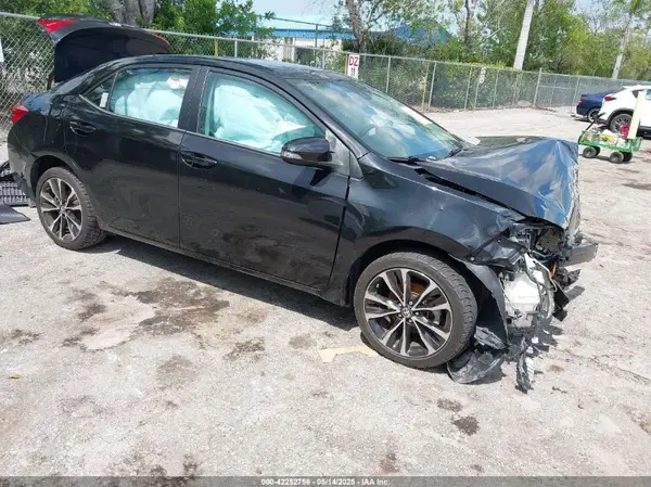 5YFBURHE8JP796909 2018 TOYOTA COROLLA - Image 1