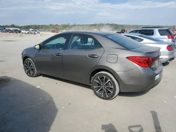 5YFBURHE8JP798353 2018 TOYOTA COROLLA - Image 2