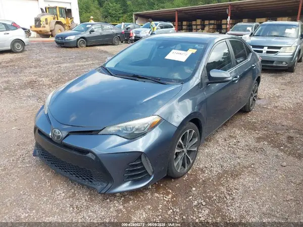 5YFBURHE8JP798613 2018 TOYOTA COROLLA - Image 2